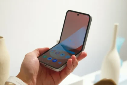 Samsung Galaxy Z Flip 6 Review in Hindi