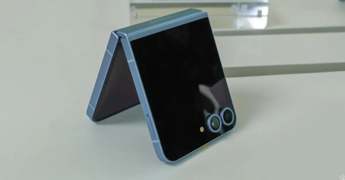 Samsung Galaxy Z Flip 6 Review in Hindi